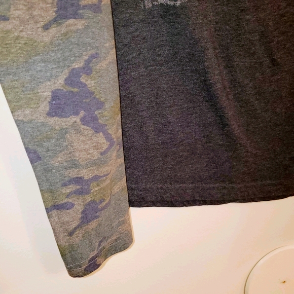 Live and Tell "This is God's Country" Long Sleeve Graphic Tee 282 - Picture 7 of 8